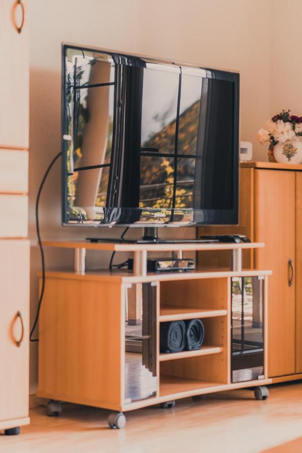 Coraline -Koblach, 6-10 P, 3 Schlafzimmer, Kueche, Riesige Terrasse, Parkplatz, Wifi, Stellplatz Ski Zewnętrze zdjęcie